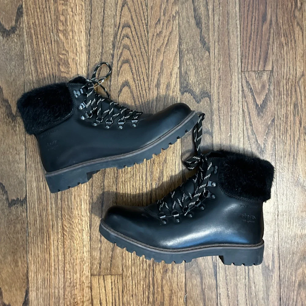Never worn boots. Great condition - Picture 2 of 5